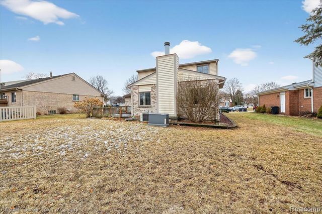 8895 Knolson Avenue, Livonia, MI 48150