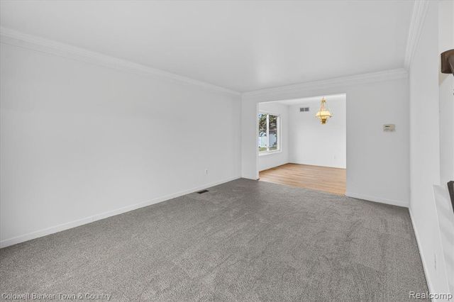 8895 Knolson Avenue, Livonia, MI 48150