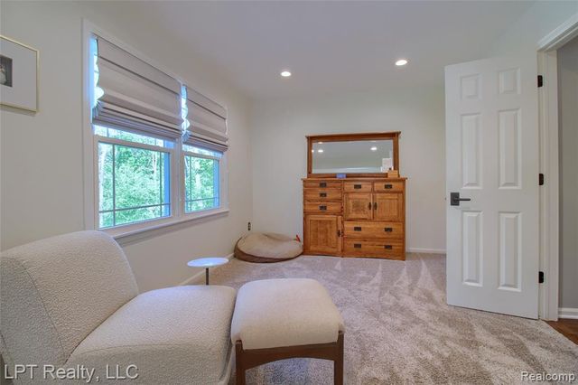 47300 Maplebrook, Northville, MI 48168