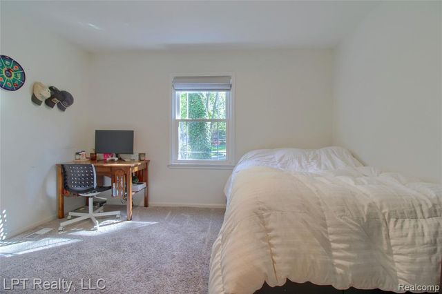 47300 Maplebrook, Northville, MI 48168