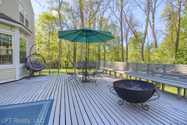 47300 Maplebrook, Northville, MI 48168