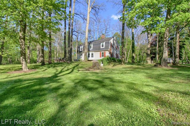 47300 Maplebrook, Northville, MI 48168