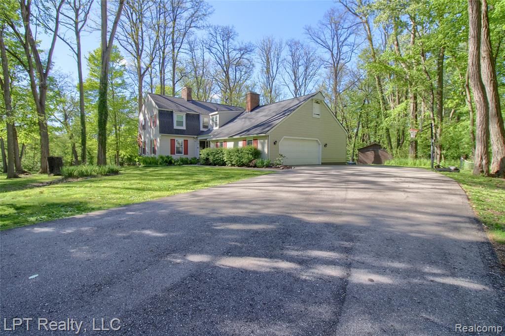 47300 Maplebrook, Northville, MI 48168