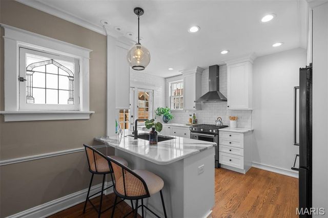 7560 Stanford Avenue, University City, MO 63130