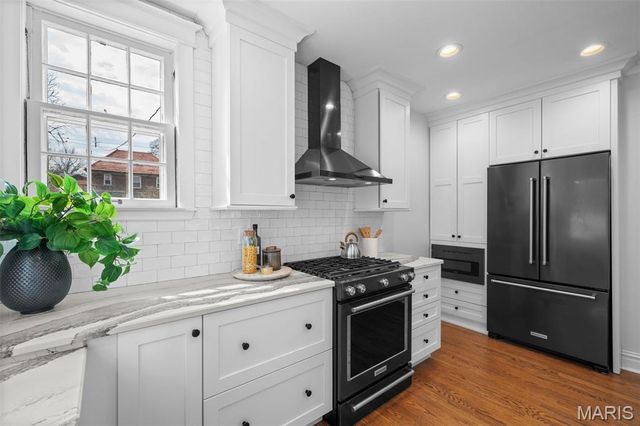 7560 Stanford Avenue, University City, MO 63130