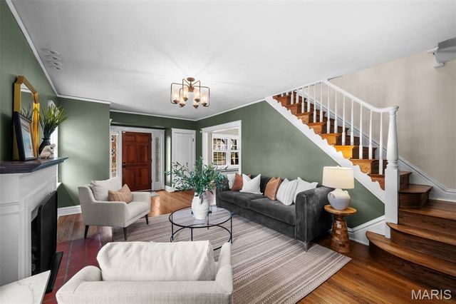 7560 Stanford Avenue, University City, MO 63130