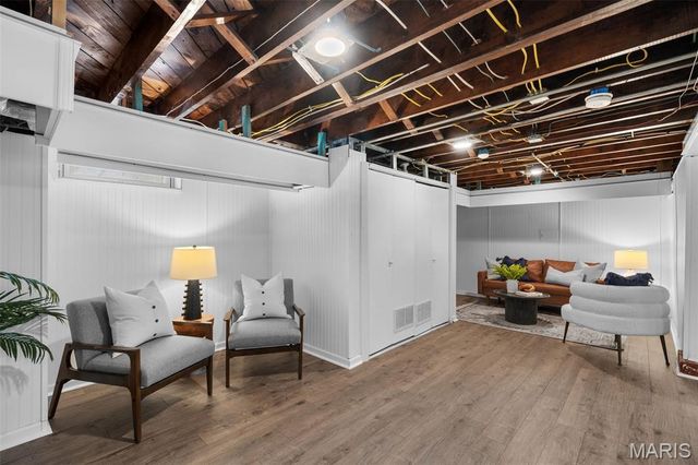 7560 Stanford Avenue, University City, MO 63130