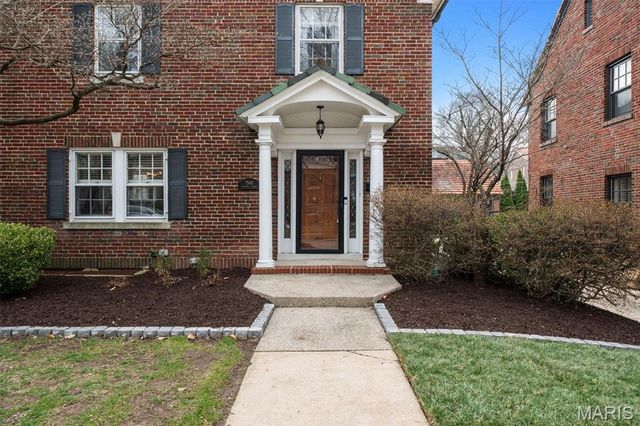 7560 Stanford Avenue, University City, MO 63130