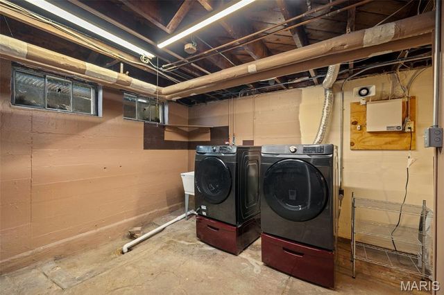 7560 Stanford Avenue, University City, MO 63130