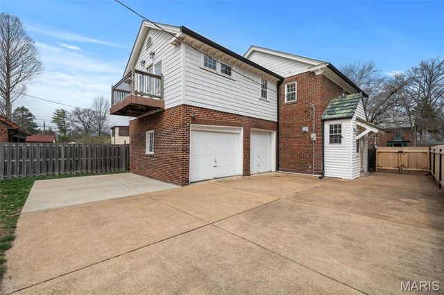 7560 Stanford Avenue, University City, MO 63130