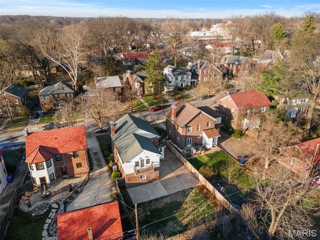 7560 Stanford Avenue, University City, MO 63130