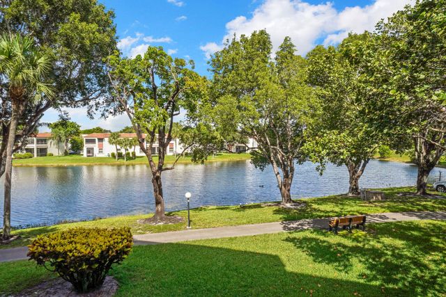 901 Colony Point Circle 207, Pembroke Pines, FL 33026