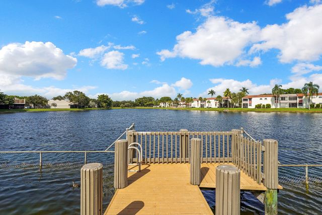901 Colony Point Circle 207, Pembroke Pines, FL 33026