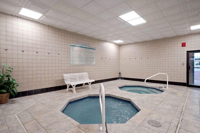 901 Colony Point Circle 207, Pembroke Pines, FL 33026