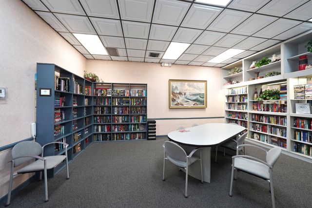 901 Colony Point Circle 207, Pembroke Pines, FL 33026