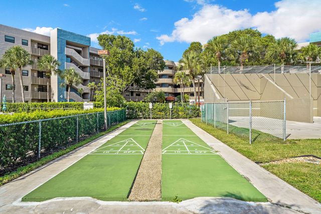 901 Colony Point Circle 207, Pembroke Pines, FL 33026