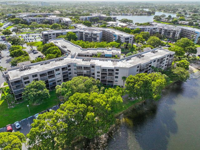 901 Colony Point Circle 207, Pembroke Pines, FL 33026