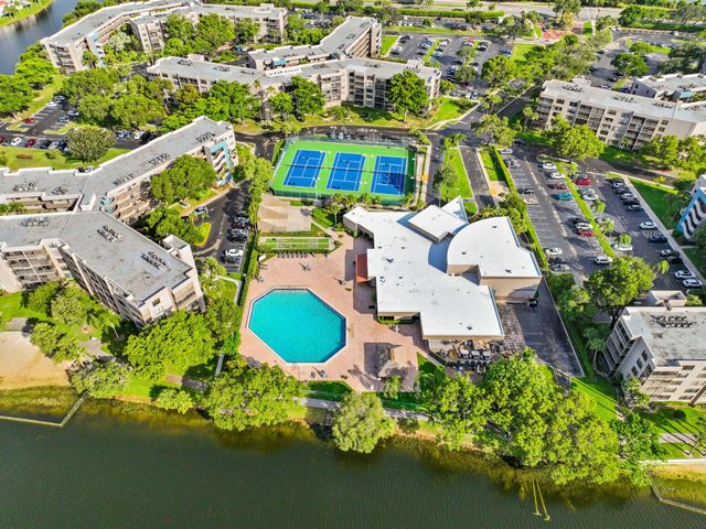901 Colony Point Circle 207, Pembroke Pines, FL 33026