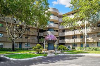 901 Colony Point Circle 207, Pembroke Pines, FL 33026