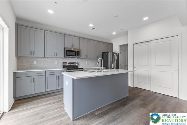 105 Timber Trail 51, Palmer Twp, PA 18045