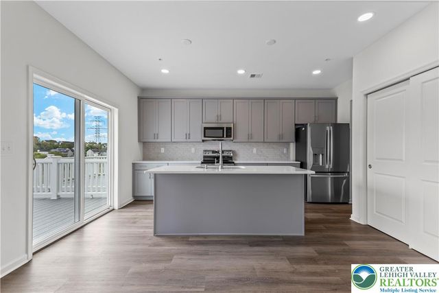 105 Timber Trail 51, Palmer Twp, PA 18045