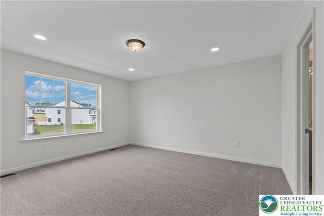 105 Timber Trail 51, Palmer Twp, PA 18045