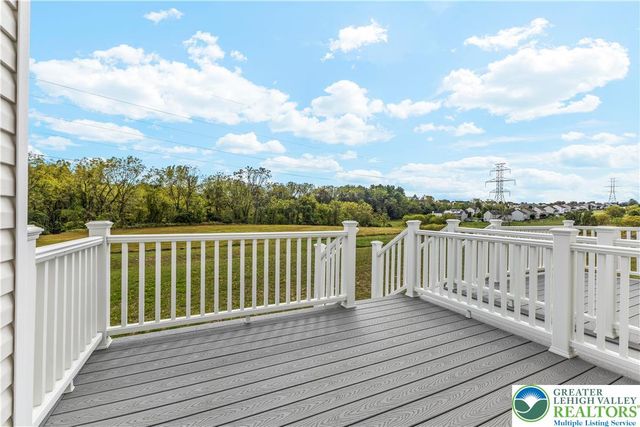 105 Timber Trail 51, Palmer Twp, PA 18045