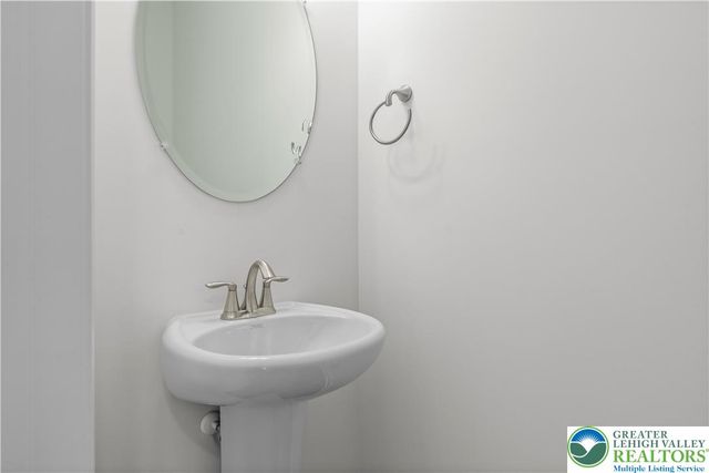 105 Timber Trail 51, Palmer Twp, PA 18045