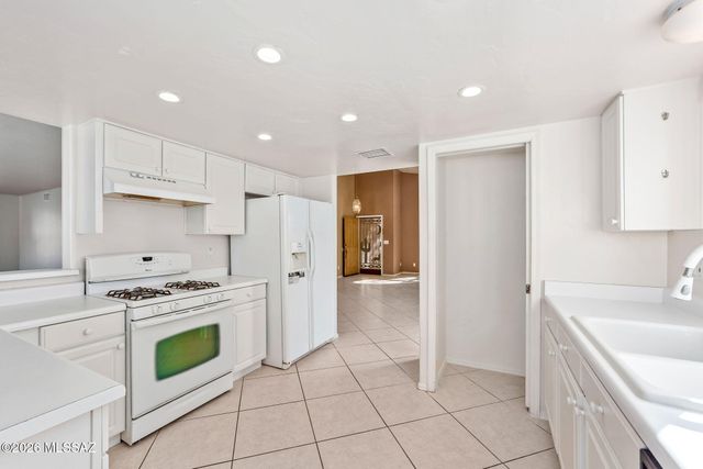 2964 W Corte Olivia, Tucson, AZ 85741