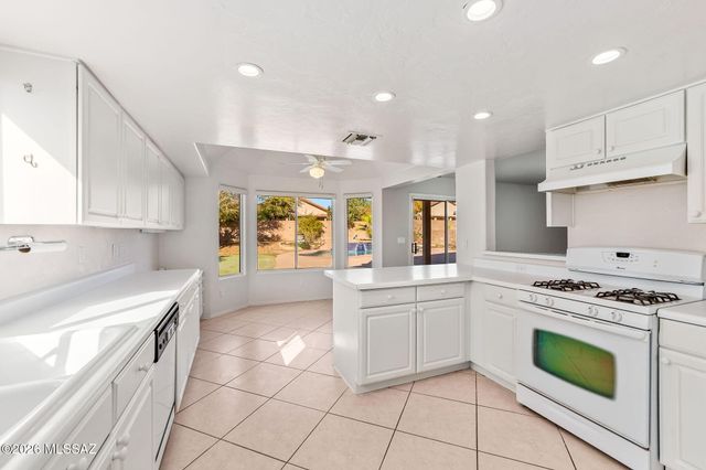 2964 W Corte Olivia, Tucson, AZ 85741