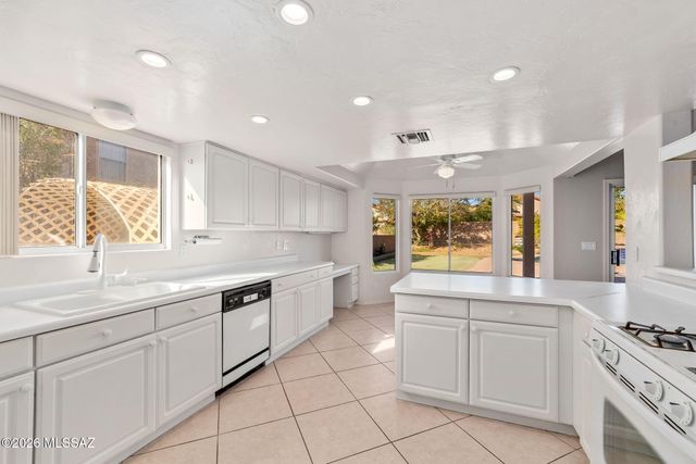 2964 W Corte Olivia, Tucson, AZ 85741