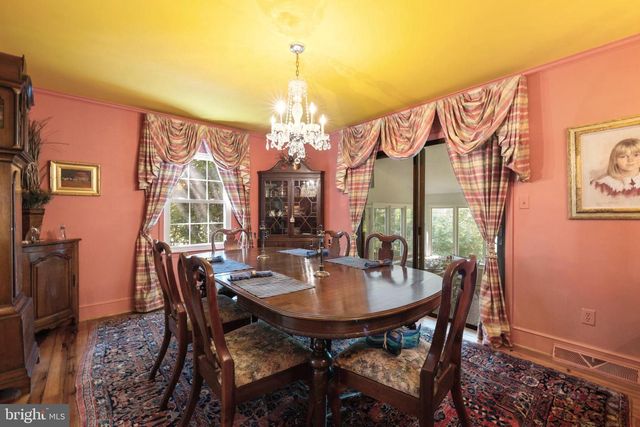 961 SUMMERVILLE RD, Boyce, VA 22620