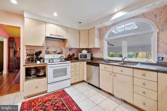 961 SUMMERVILLE RD, Boyce, VA 22620