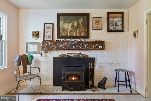 961 SUMMERVILLE RD, Boyce, VA 22620