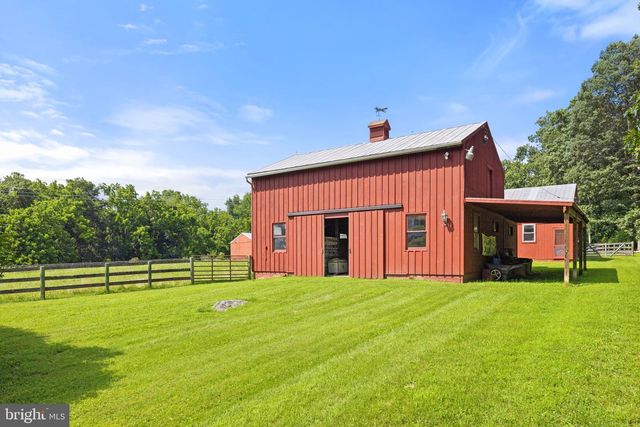 961 SUMMERVILLE RD, Boyce, VA 22620