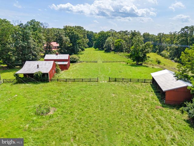 961 SUMMERVILLE RD, Boyce, VA 22620