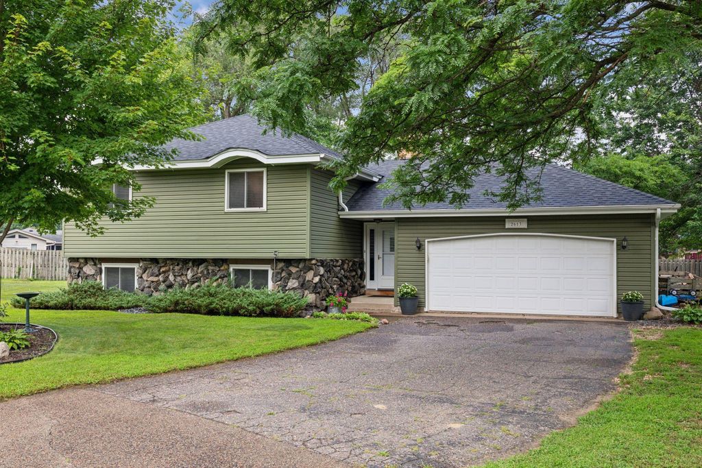2613 Woodale Drive, Mounds View, MN 55112