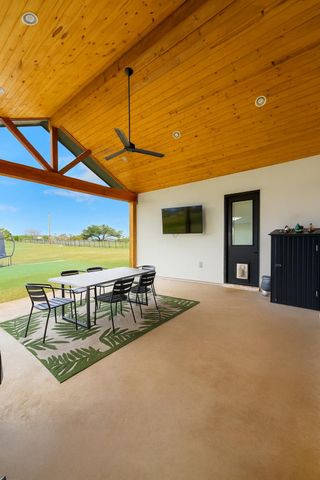 304 Buffalo TRL, Liberty Hill, TX 78642