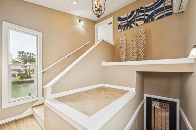 115 Bamaku Bend, Tiki Island, TX 77554