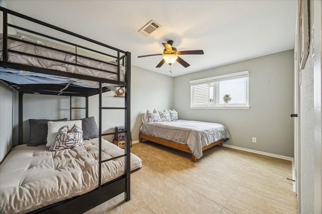 115 Bamaku Bend, Tiki Island, TX 77554