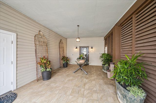 115 Bamaku Bend, Tiki Island, TX 77554