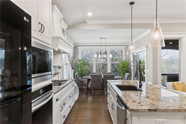 433 NW Kaylea Court, Lee's Summit, MO 64081