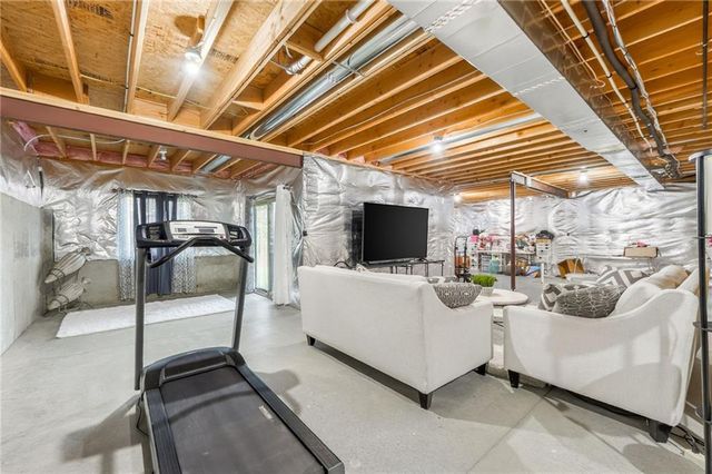 433 NW Kaylea Court, Lee's Summit, MO 64081