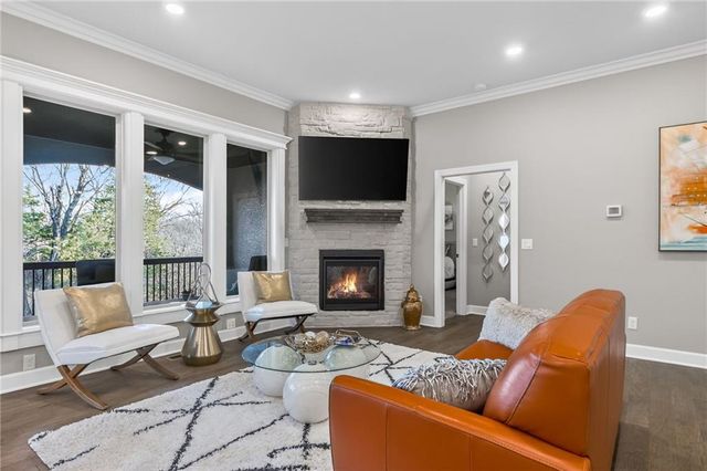 433 NW Kaylea Court, Lee's Summit, MO 64081