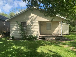 2306 28th Avenue N, Texas City, TX 77590