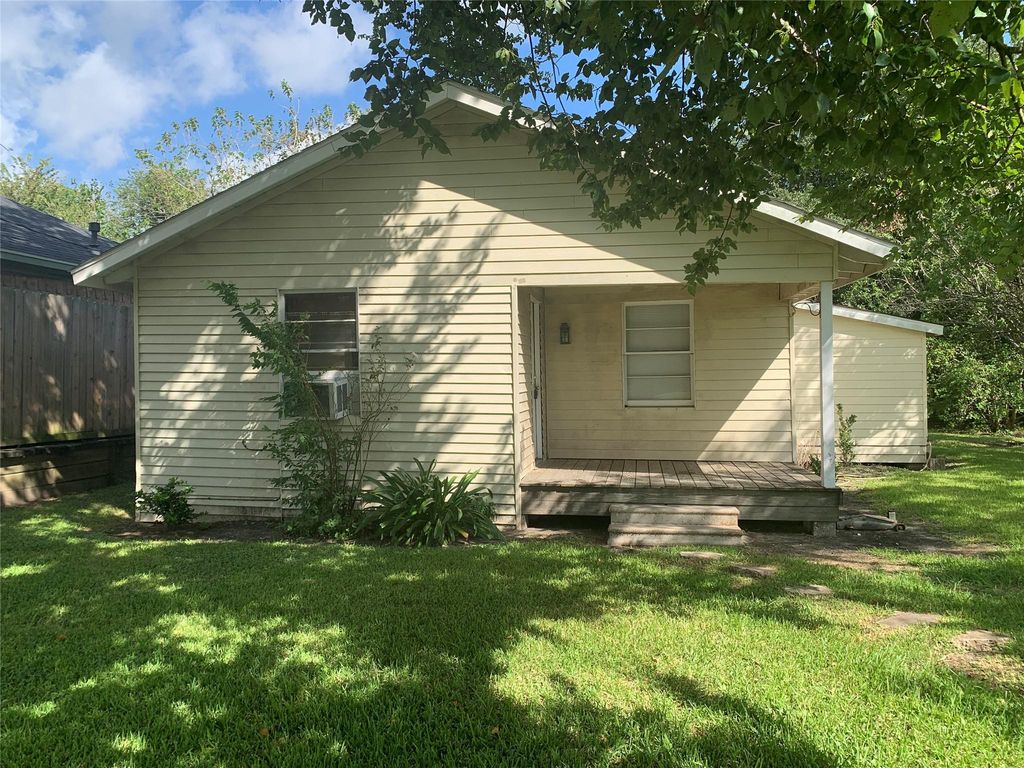 2306 28th Avenue N, Texas City, TX 77590