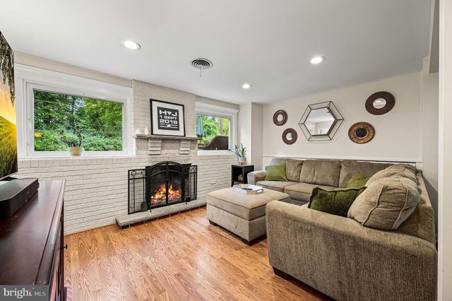 913 HARSTON LN, Erdenheim, PA 19038