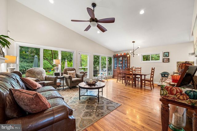 913 HARSTON LN, Erdenheim, PA 19038