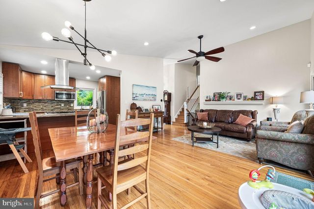913 HARSTON LN, Erdenheim, PA 19038