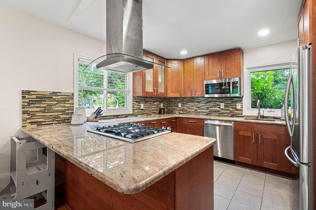 913 HARSTON LN, Erdenheim, PA 19038